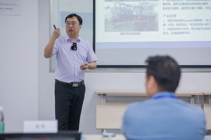 庆东365完美体育技术服务部总监张文龙
